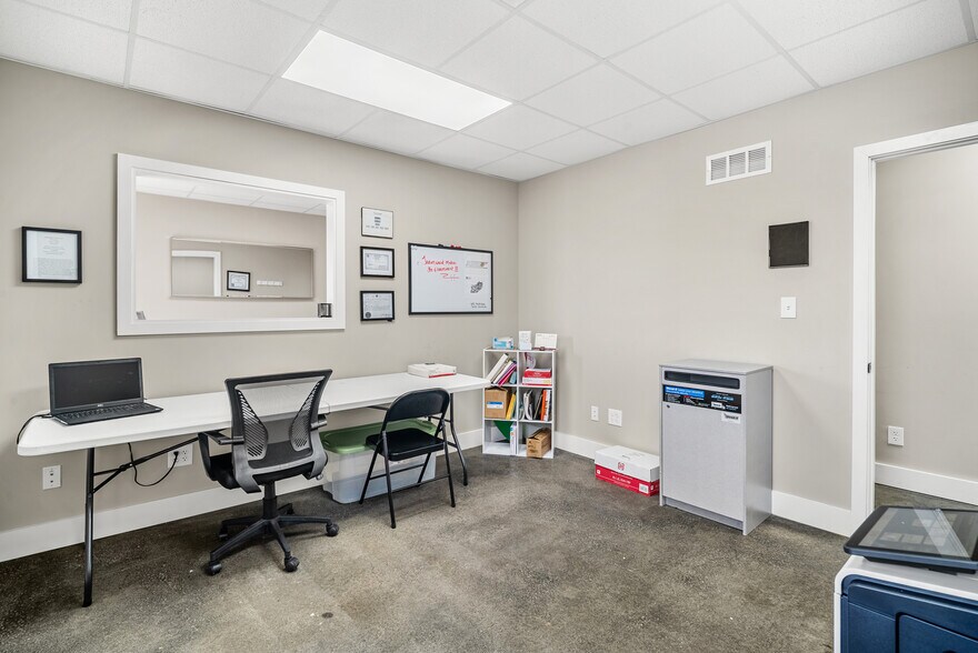 More Photos Of 1505 Hollywood Rd, Knoxville Loft Creative Space For Lease