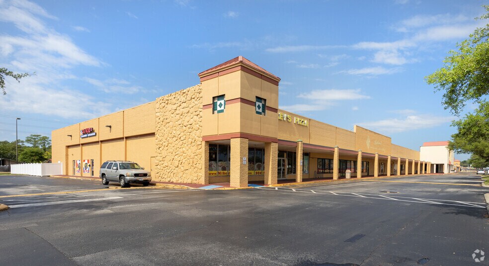 More Photos Of 7500-7544 Beach Blvd, Jacksonville Unknown For Lease