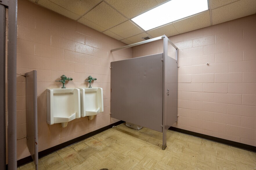 More Photos Of 7419 Washington Ave, Pittsburgh Office For Lease