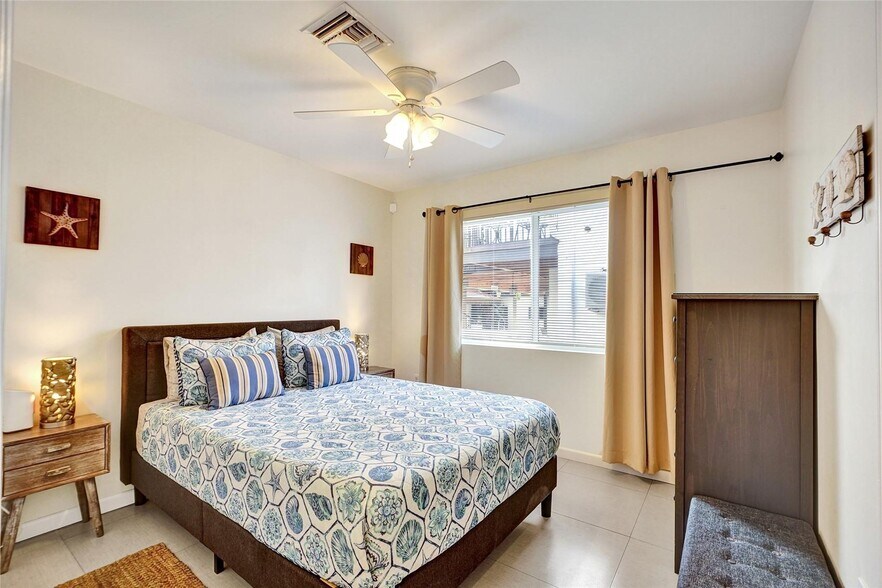 More Photos Of 322 Oklahoma St, Hollywood Multifamily For Sale