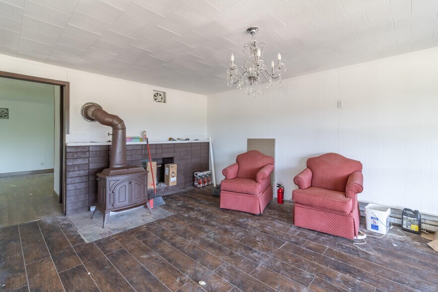 More Photos Of 196 US Route 1, Bucksport Hotel For Sale