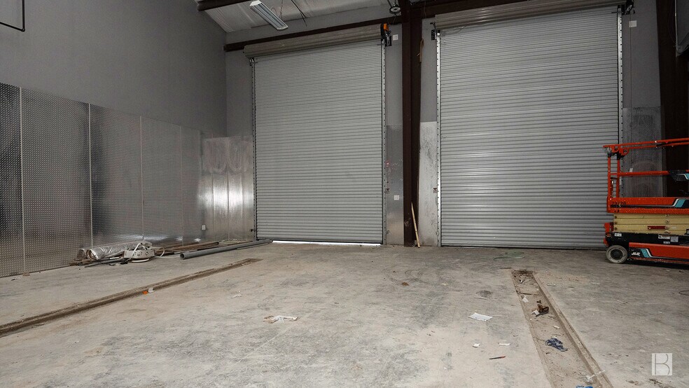 More Photos Of 875 W Kearney St, Mesquite Industrial For Sale