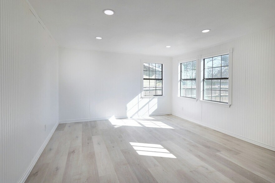 More Photos Of 2028 W Ben White Blvd, Austin Office For Lease