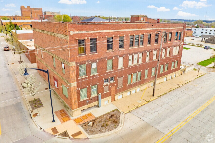 Primary Photo Of 301 1st Ave N, Fort Dodge Warehouse For Sale