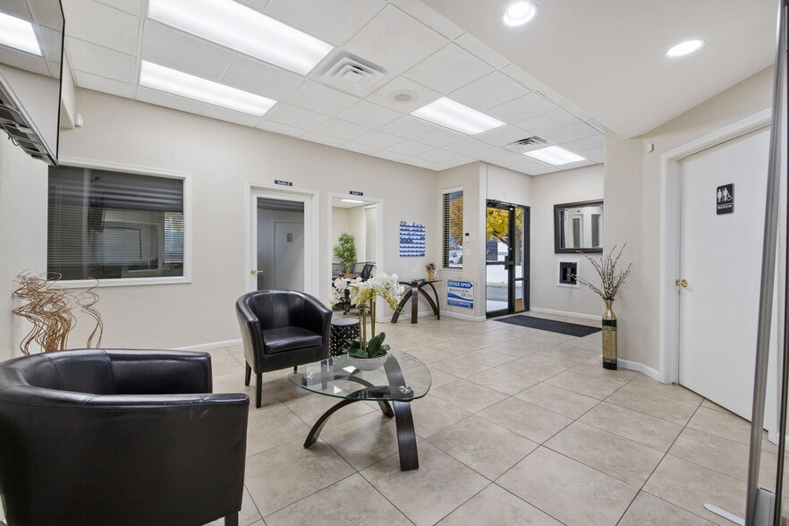 More Photos Of 610 W Main St, Visalia Office For Lease