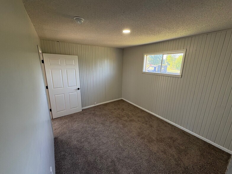 More Photos Of 1172 N Gaskill St, Huntsville Freestanding For Sale