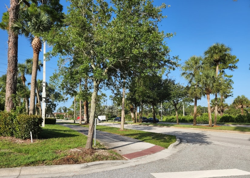 More Photos Of 306 Professional Way, Wellington Medical For Lease