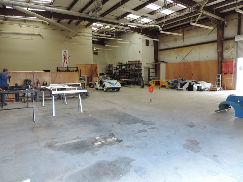 More Photos Of 428 N Curry St, Tehachapi Light Manufacturing For Sale