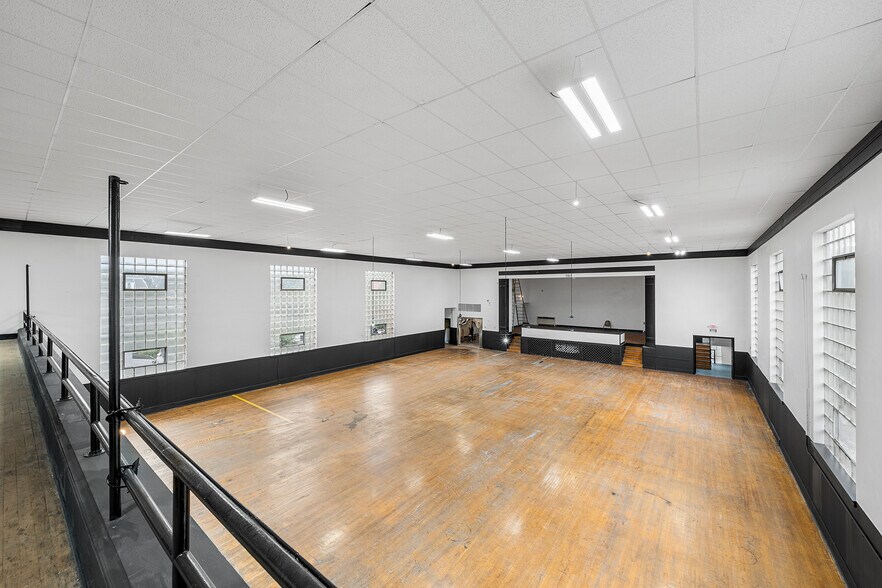 More Photos Of 379 Cherry St, Pottstown Flex For Lease