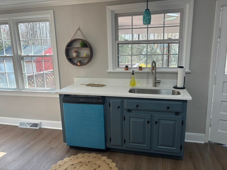 More Photos Of 500 Sharon Rd, King William Office Residential For Sale