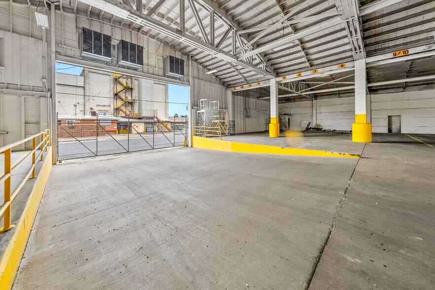 More Photos Of 661 S Fir St, Medford Refrigeration Cold Storage For Lease