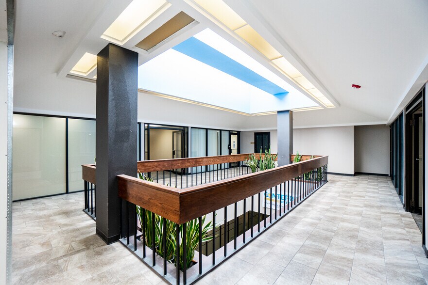 More Photos Of 119 W Tyler St, Longview Office For Lease