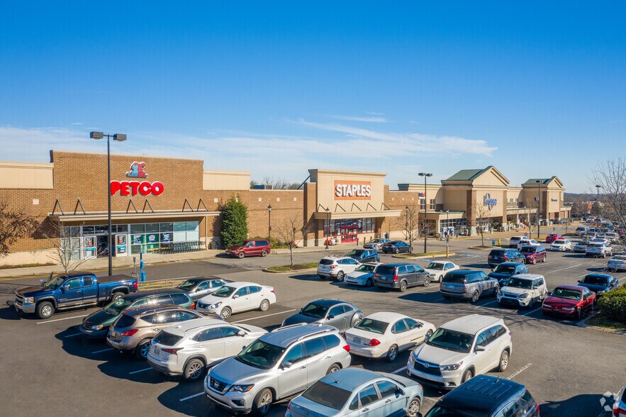More Photos Of 1010-1038 Glenbrook Way, Hendersonville Unknown For Lease