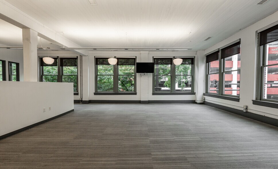 More Photos Of 401 E Chapel Hill St, Durham Storefront Retail Office For Sale