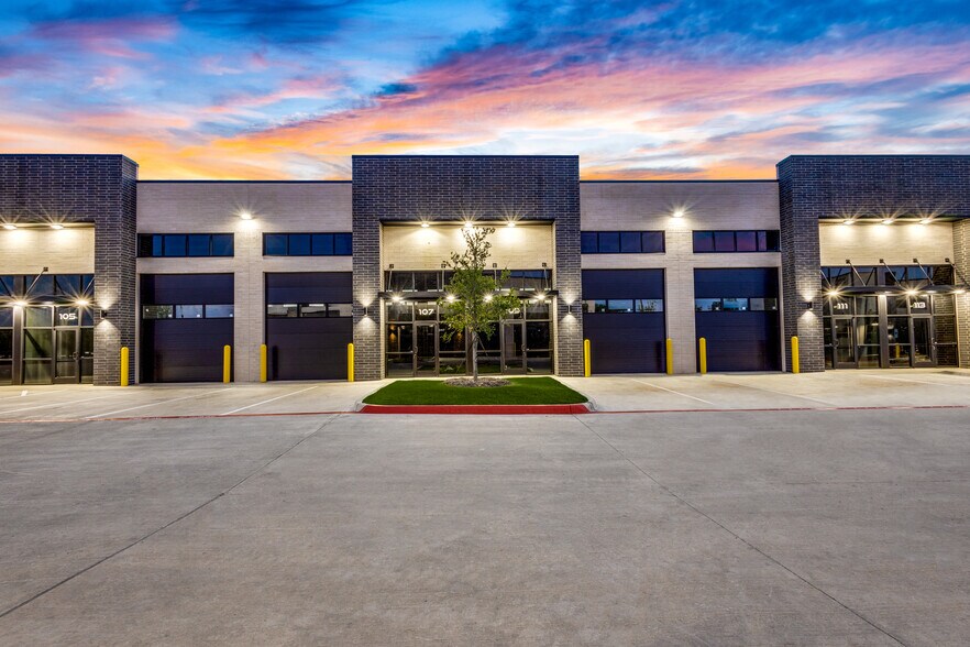 More Photos Of 8400 W University Dr, McKinney Flex For Lease