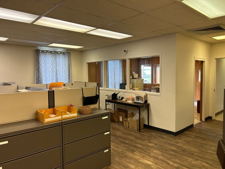 More Photos Of 800 Mountain Home Road Rd, Sinking Spring Warehouse For Lease