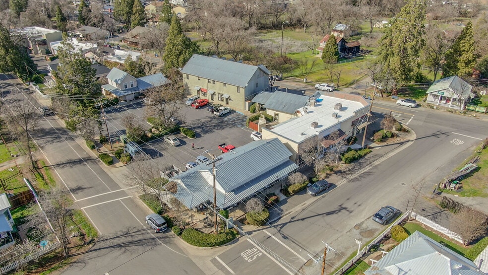 More Photos Of 219 Main St, Murphys Storefront For Sale