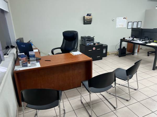 More Photos Of 1802 S Craycroft Rd, Tucson Auto Dealership For Lease