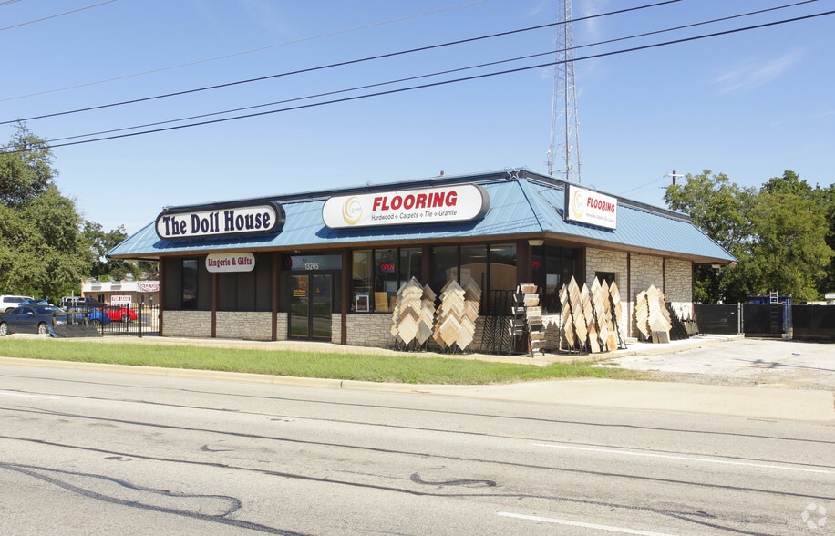 More Photos Of 13205 Research Blvd, Austin Freestanding For Sale