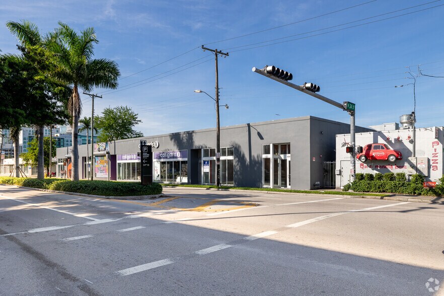 More Photos Of 3300-3326 N Miami Ave, Miami Storefront For Lease