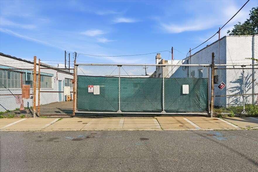 More Photos Of 4821 Garden St, Philadelphia Industrial For Sale