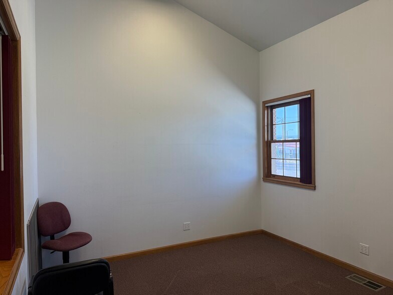 More Photos Of 500 U.S. 50 Business Loop, Olathe General Retail For Sale
