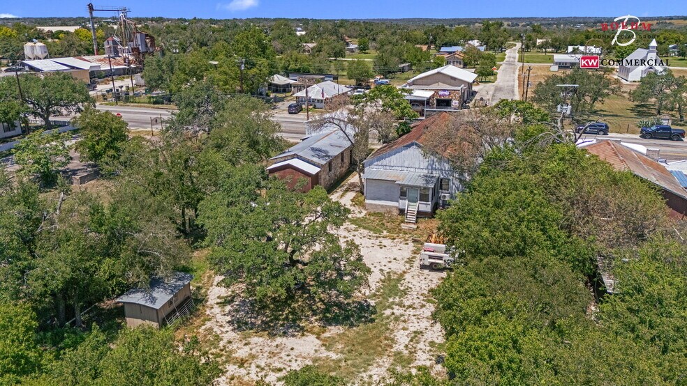 More Photos Of 23699-23737 W US Highway 290, Harper Storefront For Sale