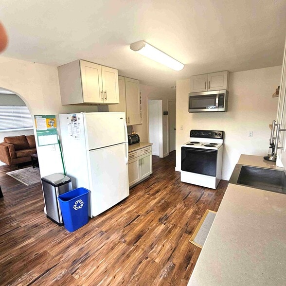 More Photos Of 180 2nd St, Cathlamet Apartments For Sale