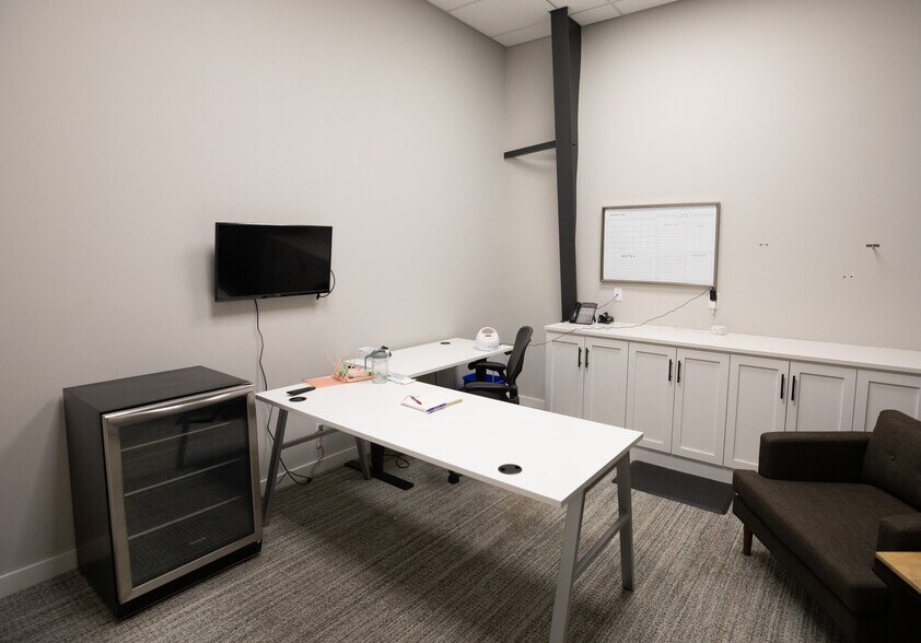 More Photos Of 71 SE 29th Ter, Lee's Summit Office For Lease