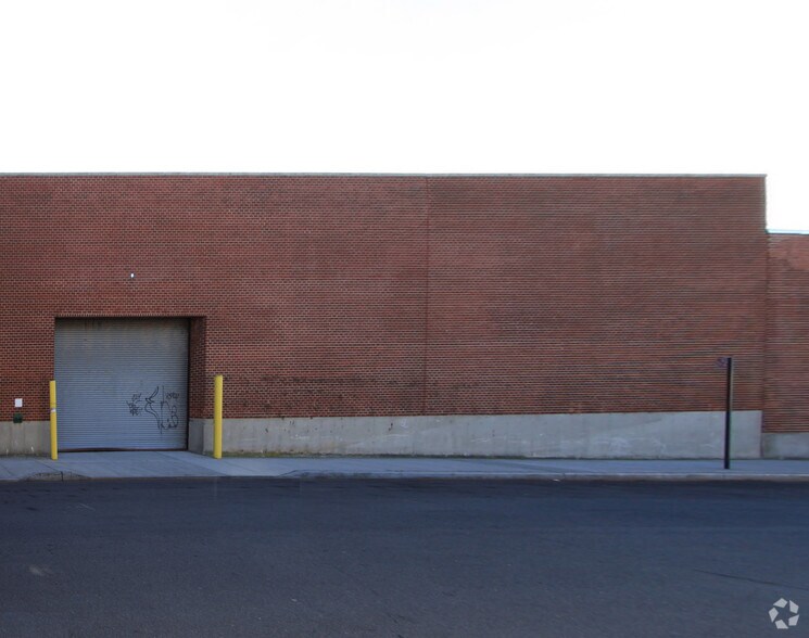 More Photos Of 167-55 148th Ave, Jamaica Warehouse For Lease