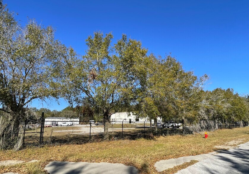 More Photos Of 4680 Lake Industrial Blvd, Tavares Warehouse For Sale