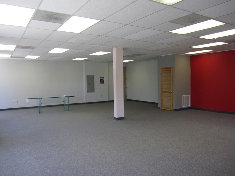 More Photos Of 2727 Electric Rd, Roanoke Office For Sale