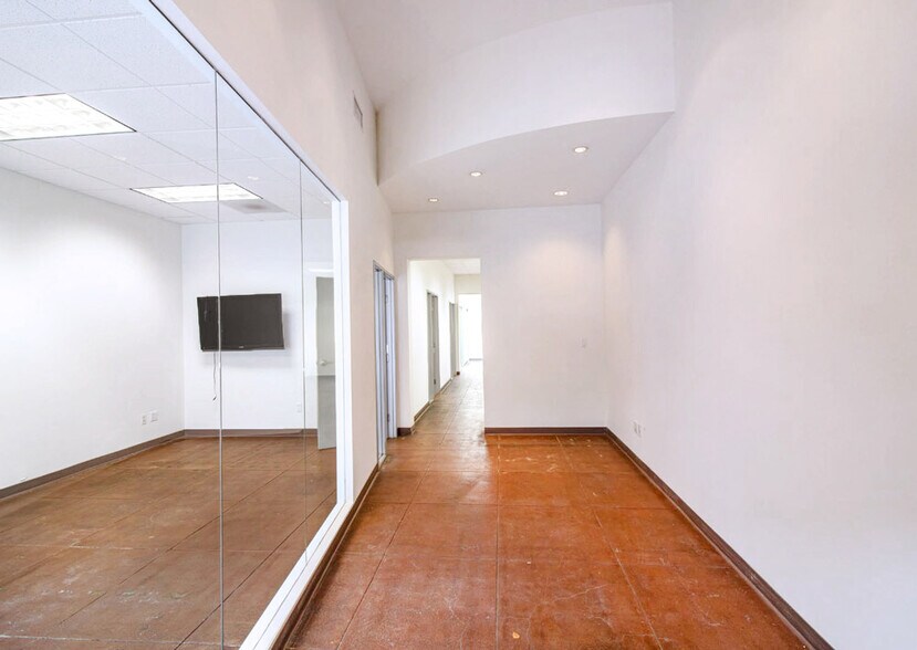 More Photos Of 602-616 Santa Monica Blvd, Santa Monica Loft Creative Space For Lease