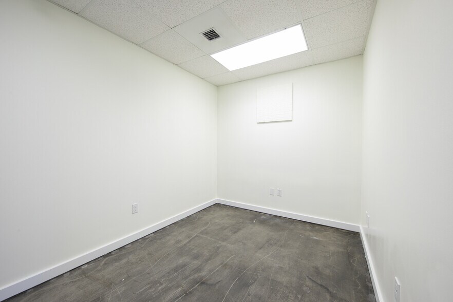 More Photos Of 225 NE 65th St, Seattle Apartments For Sale