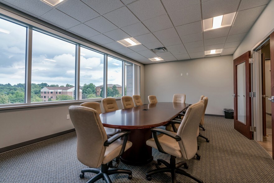 More Photos Of 8000 Brooktree Rd, Wexford Medical For Lease