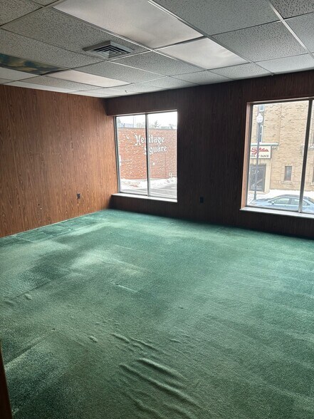 More Photos Of 36 Pine St, Lockport Office For Lease