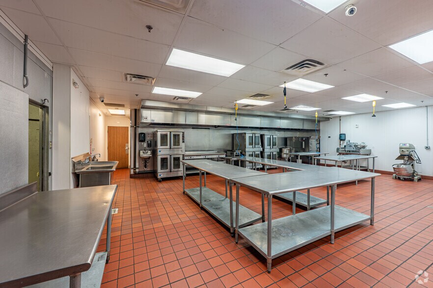 More Photos Of 5321 Cameron St, Las Vegas General Retail For Lease