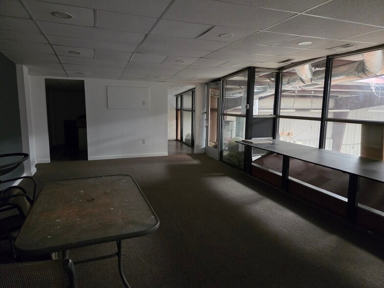 More Photos Of 3795 Evans Rd, Cumming Warehouse For Lease