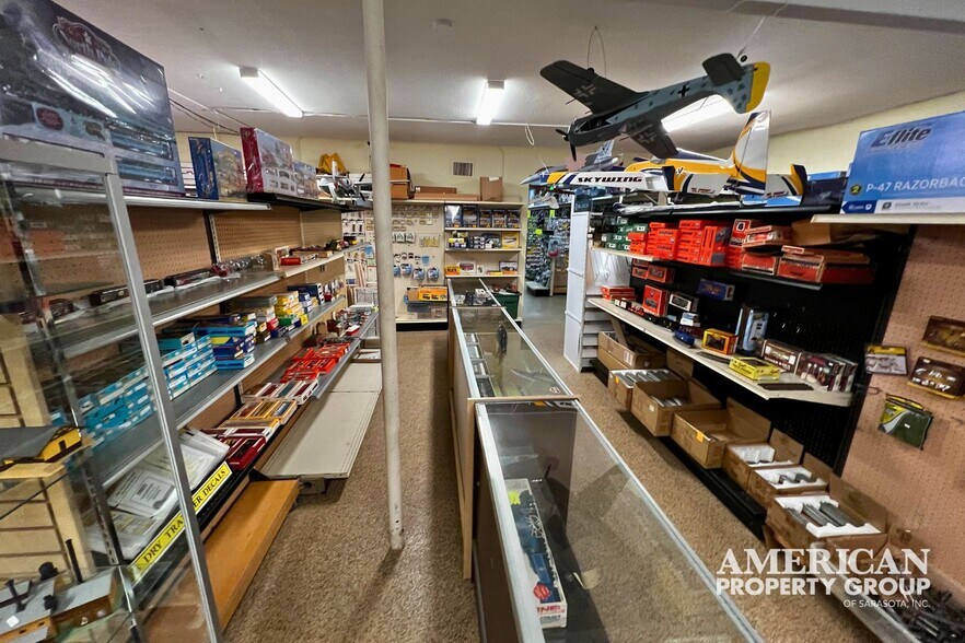 More Photos Of 3835 Tamiami Trl, Port Charlotte Freestanding For Sale