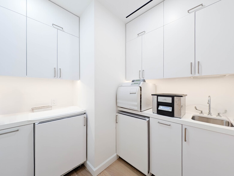 More Photos Of 1075 Park Ave, New York Apartments For Sale