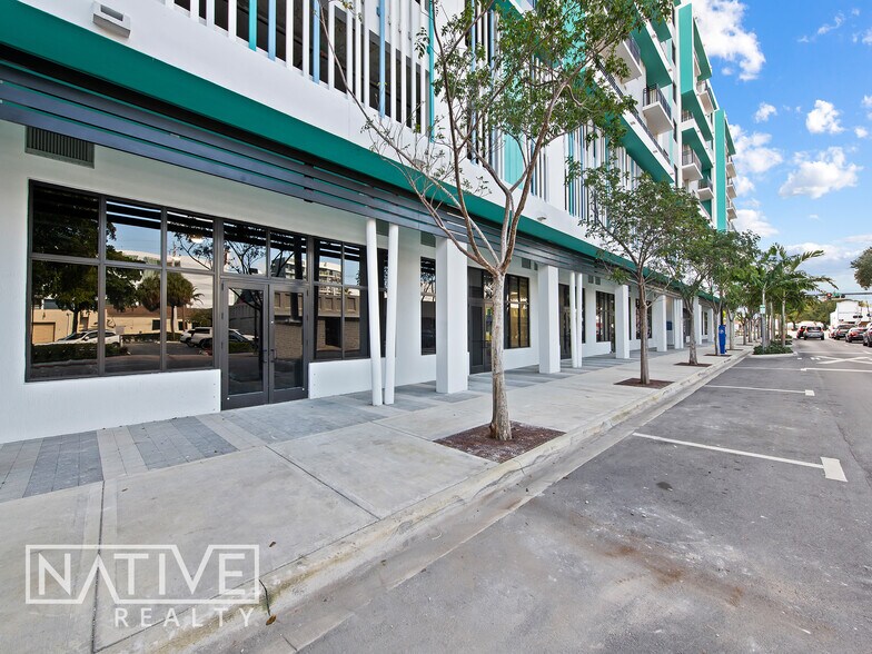 More Photos Of 2001 Hollywood Blvd, Hollywood Apartments For Lease