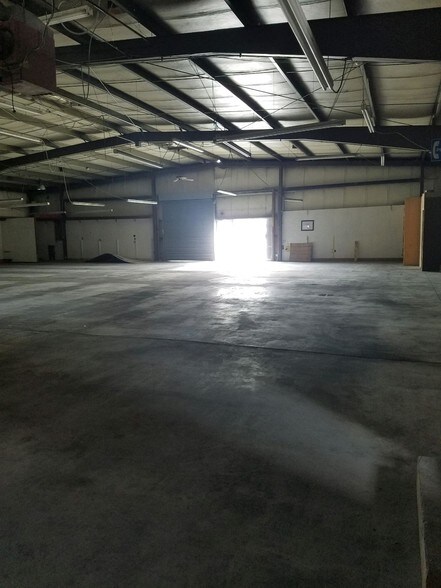 More Photos Of 13643-13649 Rosecrans Ave, Santa Fe Springs Warehouse For Lease