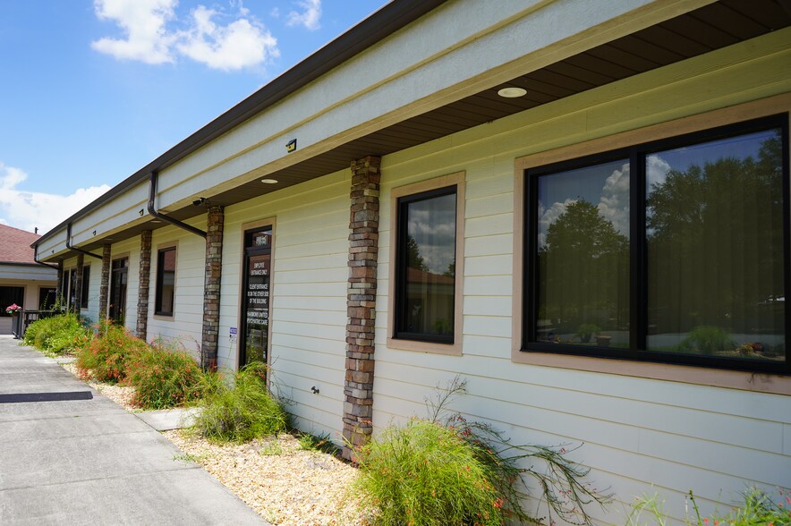 More Photos Of 301 Skyline Dr, Lady Lake Medical For Sale