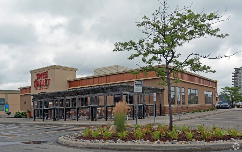 More Photos Of 3030-3210 Wonderland Rd S, London Unknown For Lease