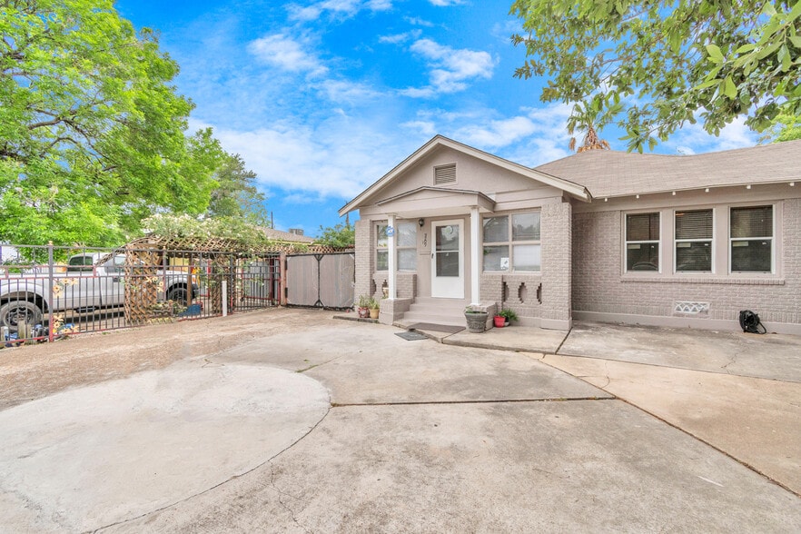 Primary Photo Of 8209 Howard Dr, Houston Office For Sale