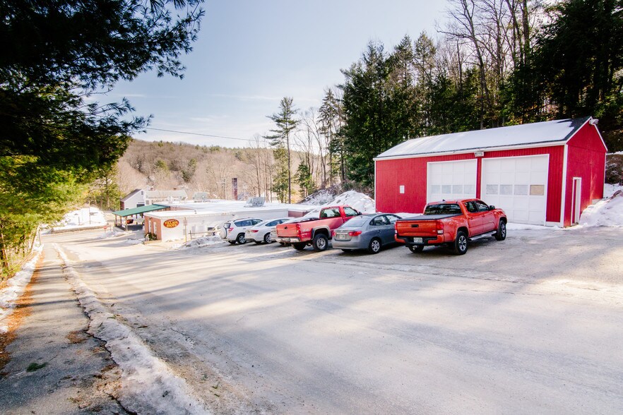 More Photos Of 43 Grove St, Peterborough Freestanding For Sale