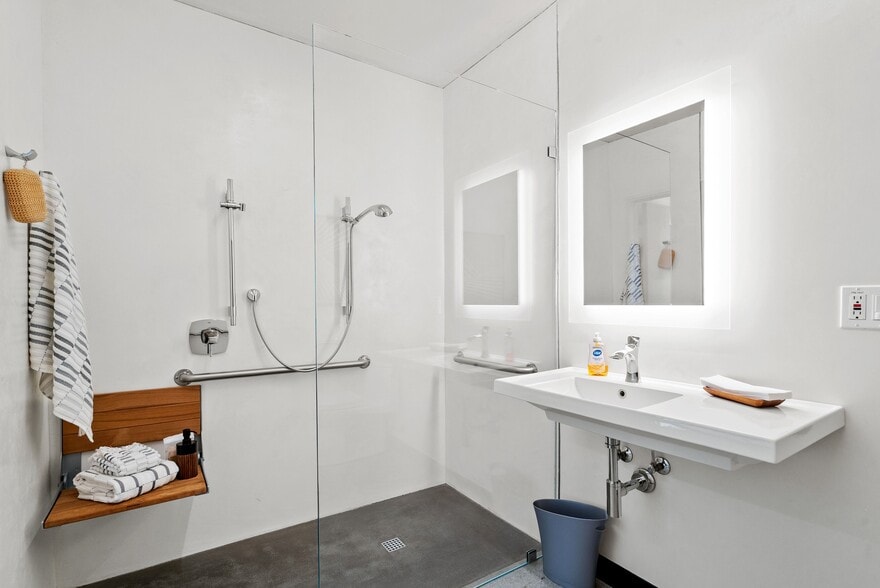 More Photos Of 108 High Rd, Santa Cruz Flex For Sale