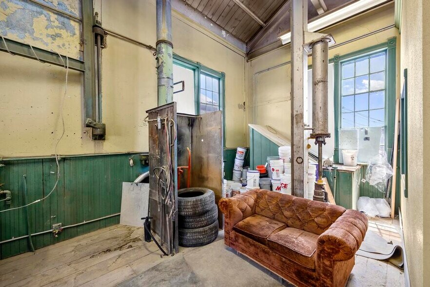 More Photos Of 244 Anaconda Rd, Butte Warehouse For Sale