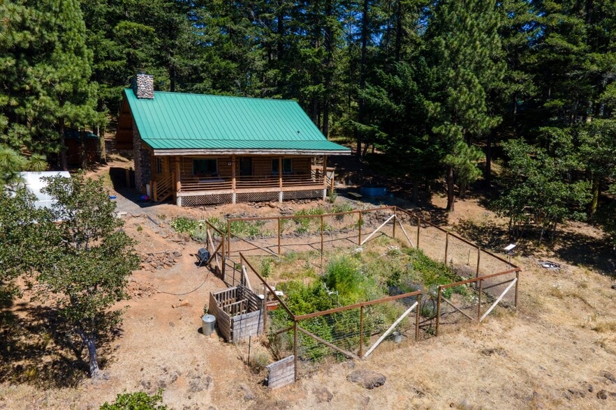 More Photos Of 82 Meadows Loop, Lyle Specialty For Sale