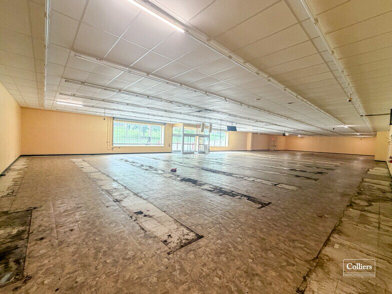 More Photos Of 2928 Sheraden Blvd, Pittsburgh Freestanding For Lease